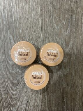 New 3X Maybelline Dream Matte Mousse Foundation - Natural Beige (Firm price )